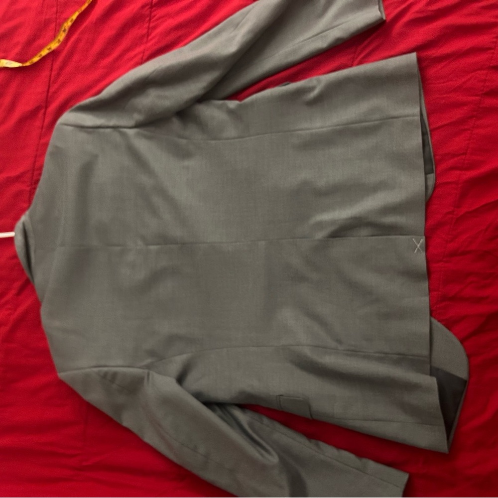 GREY BLAZER